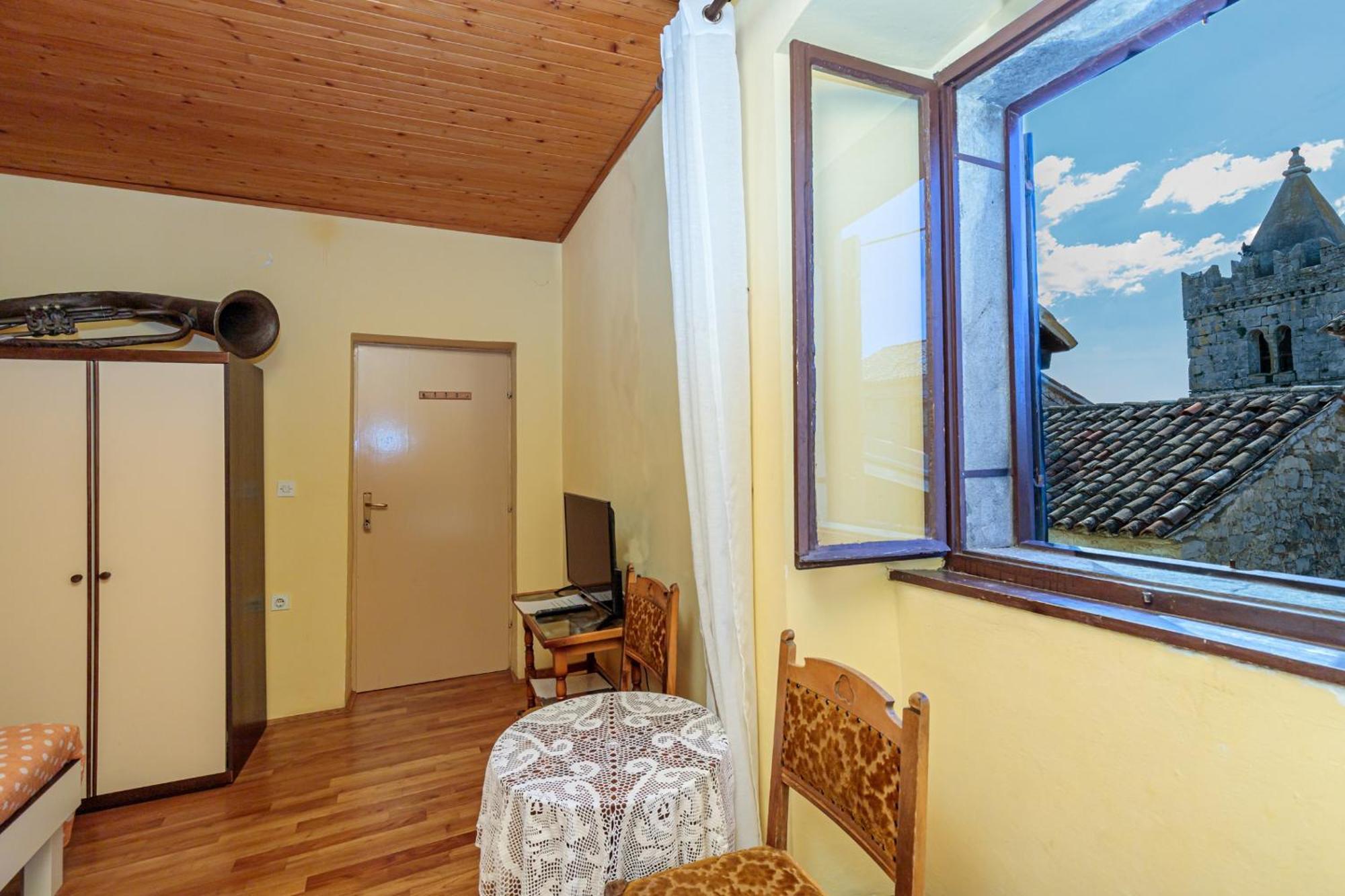 Rooms Nela Hum Pokoj fotografie
